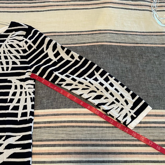 TOMMY BAHAMA | Small | Very SOFT! - Picture 6 of 12